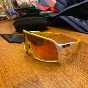 Yellow and white okaley sutros